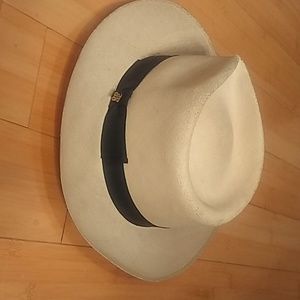 Meet your Posher, Kenneth